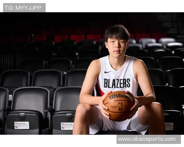 杨瀚森低位背打轻松突破对手单脚上篮展现绝佳技术 杨瀚森低位背打轻松突破对手单脚上篮展现绝佳技术