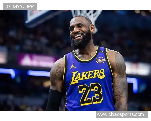 湖人新更衣室揭秘詹姆斯柜内浓眉球衣悬挂引发球迷热议